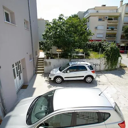 풋 플로키타 * 스플리트