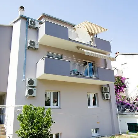 아파트 풋 플로키타 *